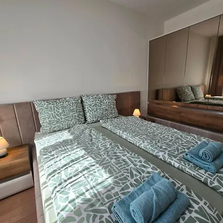 Bw Quartet 303 Deluxe 公寓 *